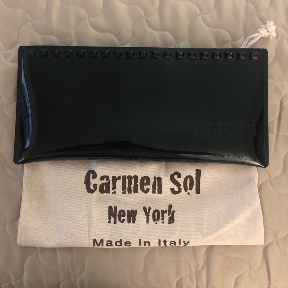 Carmen Sol clutch